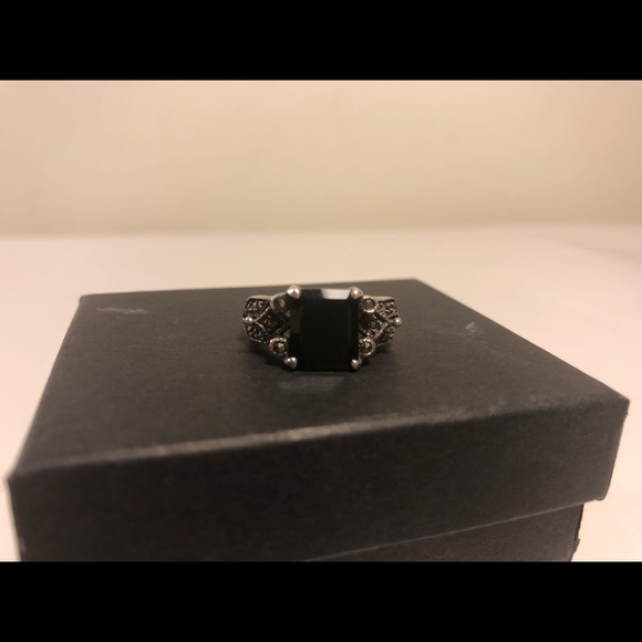 Jewelry - 925 sterling silver onyx marcasite ring